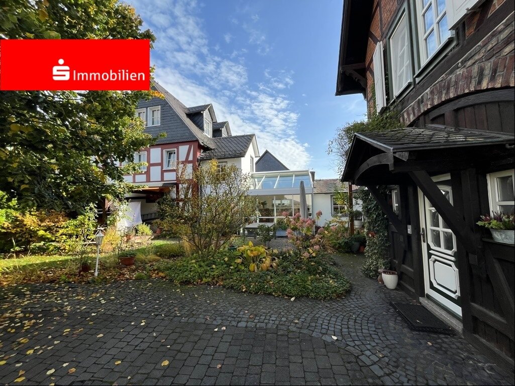 Mehrfamilienhaus zum Kauf 565.000 € 8 Zimmer 267 m²<br/>Wohnfläche 849 m²<br/>Grundstück Offenbach Mittenaar 35756