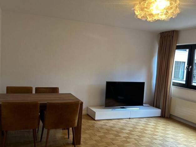 Wohnung zur Miete 1.150 € 2 Zimmer 56 m² 3 Geschosse frei ab sofort Bayenthal Köln 50968