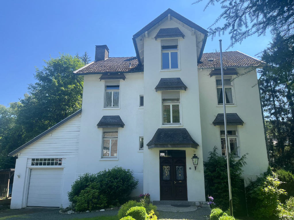 Villa zum Kauf 325.000 € 9 Zimmer 260 m²<br/>Wohnfläche 3.142 m²<br/>Grundstück Ramsbeck Bestwig-Ramsbeck 59909