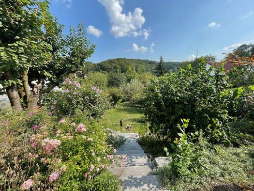 Reihenendhaus zum Kauf 698.000 € 6 Zimmer 140 m² 428 m² Grundstück frei ab sofort Wilhelm-Hauff-Straße Berg Landshut 84036
