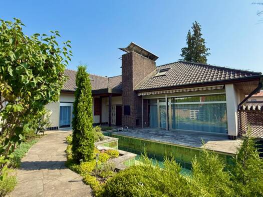 Villa zum Kauf 9 Zimmer 250 m² 2.500 m² Grundstück Scheinfeld 91443