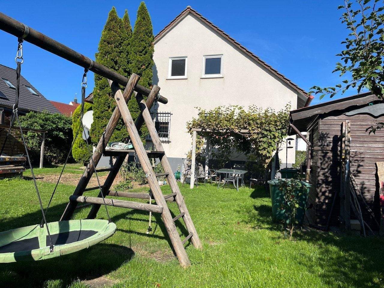 Immobilie in Bondorf - Einfamilienhaus mit genug Platz und tollem Garten - Bild 1