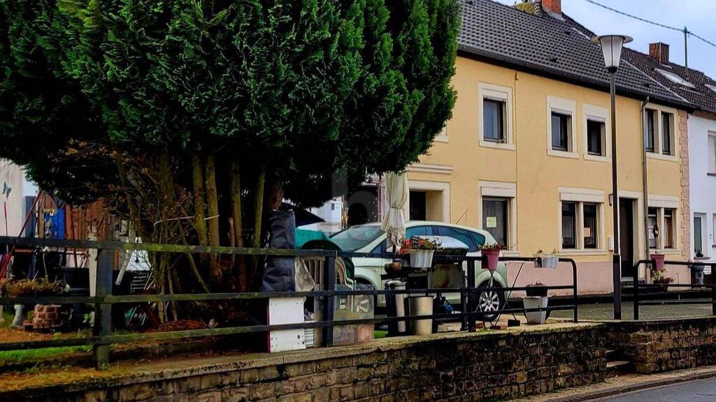 Einfamilienhaus zum Kauf 70.000 € 7 Zimmer 100 m² 350 m² Grundstück Herforst 54662