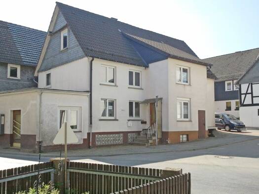 Einfamilienhaus zum Kauf 95.000 € 6 Zimmer 132 m² 271 m² Grundstück Bromskirchen Allendorf 35108