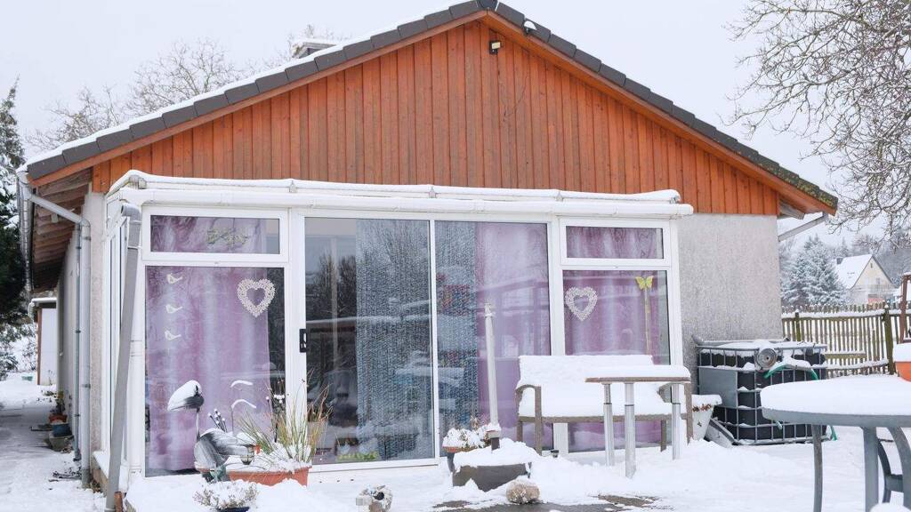 Einfamilienhaus zum Kauf 100.000 € 2 Zimmer 93,5 m² 2.459 m² Grundstück Dörnten Liebenburg 38704