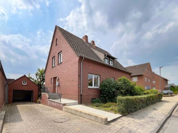 Einfamilienhaus zum Kauf 215.000 € 6 Zimmer 130,3 m² 433 m² Grundstück Stadt Ibbenbüren 49477