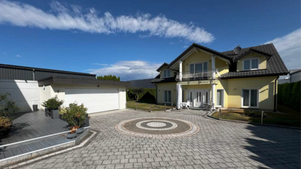 Freifläche zum Kauf 1.190.000 € 390 m² Lagerfläche Hilzingen 78247