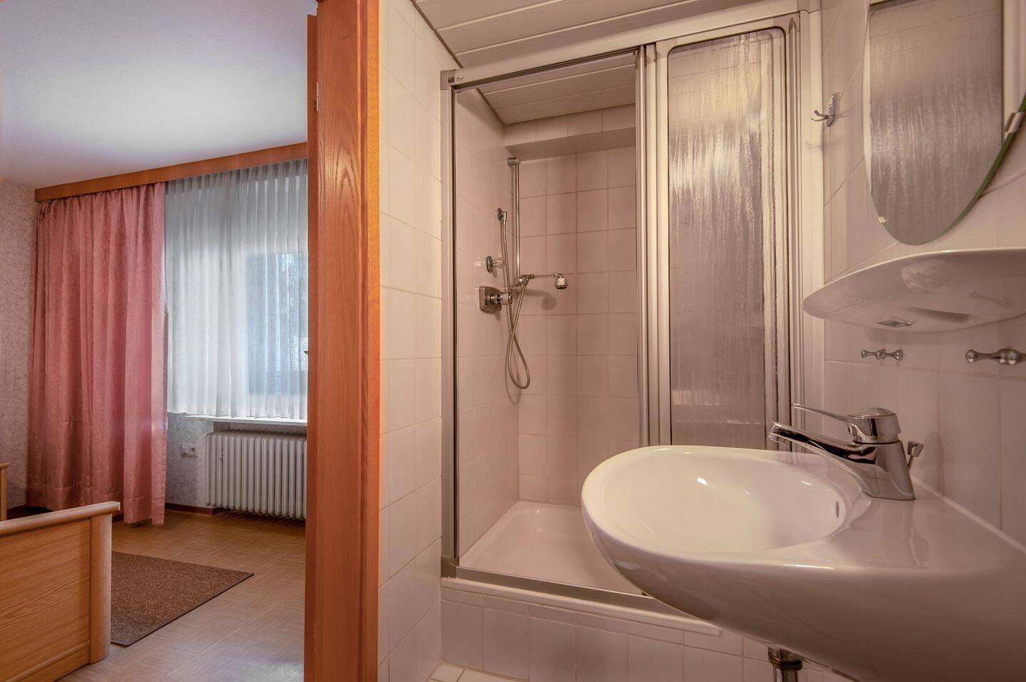 Immobilie in Heigenbrücken - Großzügiges Haus mit viel Potenzial – ideal für Familien oder Mehrgenerationenwohnen - Bild 4