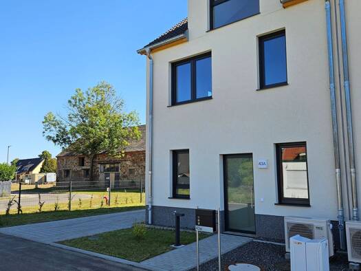 Doppelhaushälfte zur Miete 1.570 € 5 Zimmer 135 m² 275 m² Grundstück frei ab sofort Köhra Belgershain 04683