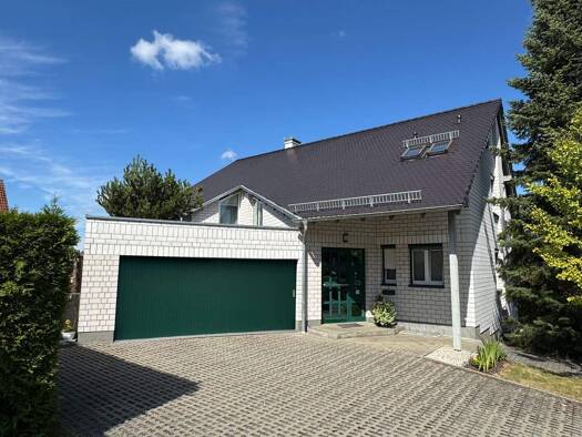 Einfamilienhaus zum Kauf 525.000 € 8 Zimmer 240 m² 741 m² Grundstück Rottmannsdorf Zwickau 08064