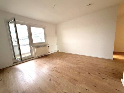 Wohnung zur Miete 330 € 3 Zimmer 56,3 m² 5. Geschoss Friesenweg 100 Chrieschwitz Plauen 08529