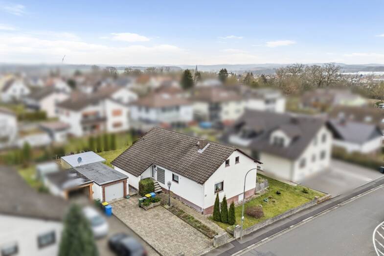 Einfamilienhaus zum Kauf 329.000 € 5 Zimmer 119 m² 677 m² Grundstück Hungen Hungen 35410
