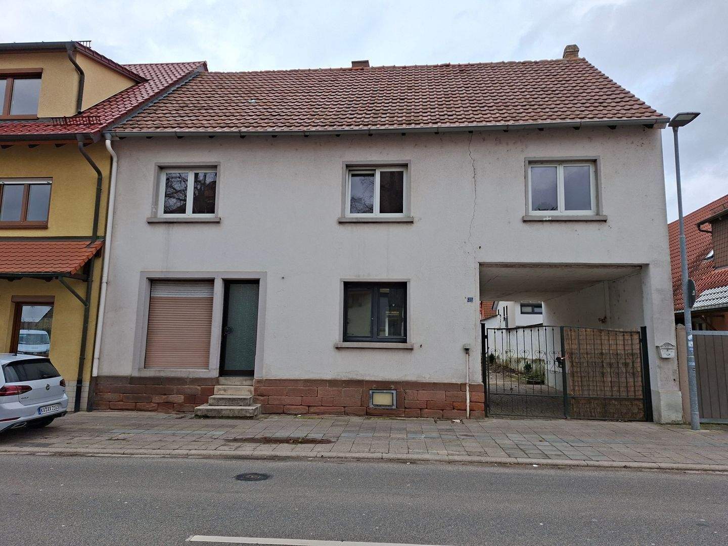 Immobilie in Dettenheim - MFH-Sanierungsobjekt  in 76706 Dettenheim-Rußheim VHB - Bild 1