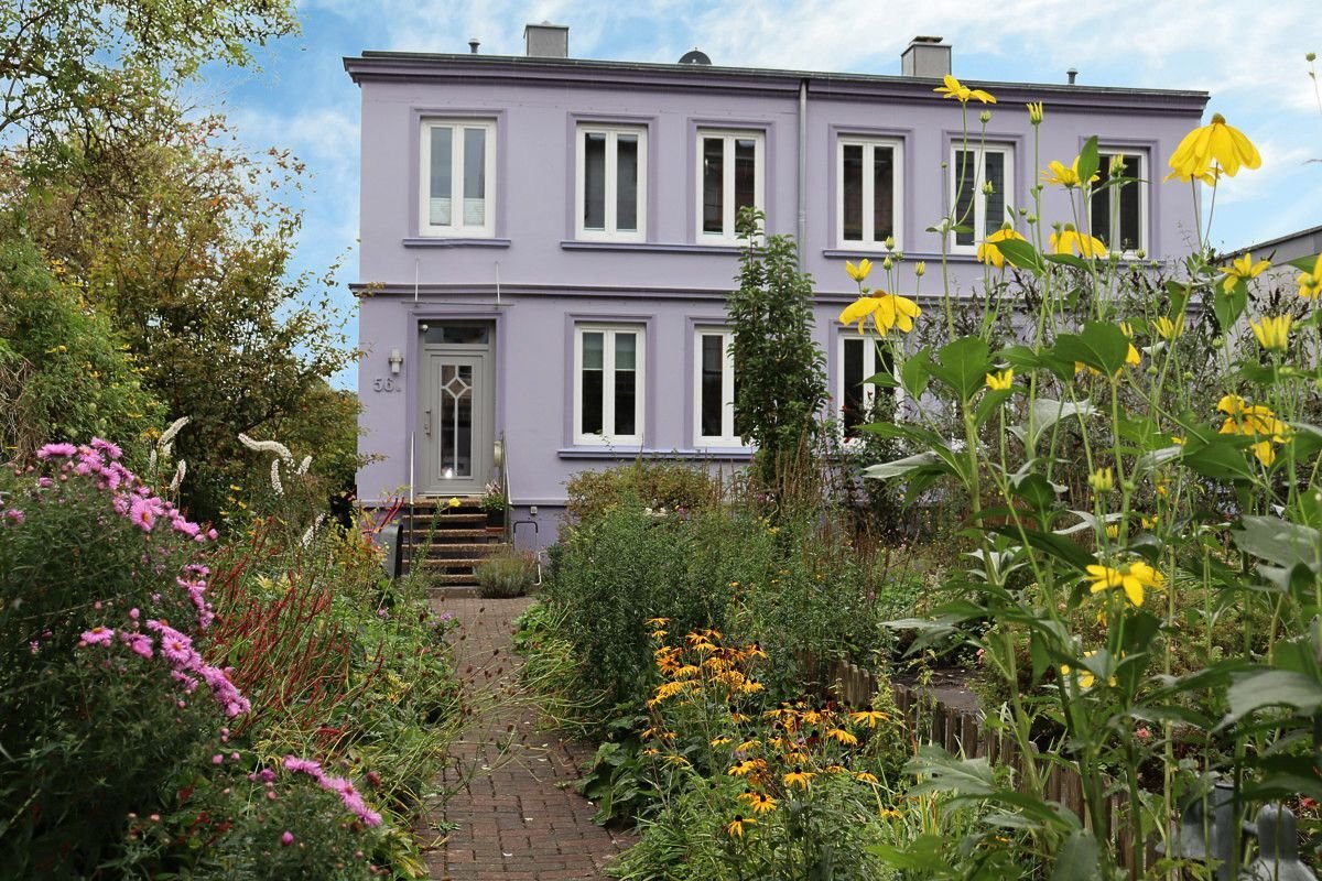 Einfamilienhaus zum Kauf 395.000 € 7 Zimmer 169 m²<br/>Wohnfläche 418 m²<br/>Grundstück St. Lorenz - Süd Lübeck 23558