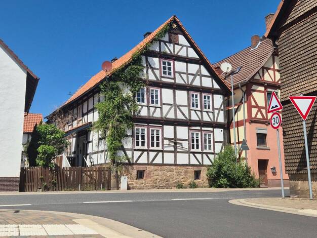 Einfamilienhaus zum Kauf als Kapitalanlage geeignet 149.000 € 7 Zimmer 177 m² 166 m² Grundstück Züschen Fritzlar 34560