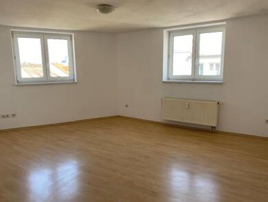 Wohnung zur Miete 380 € 2 Zimmer 69 m² Dachgeschoss Bahnhofstr. 25 Borna Borna 04552