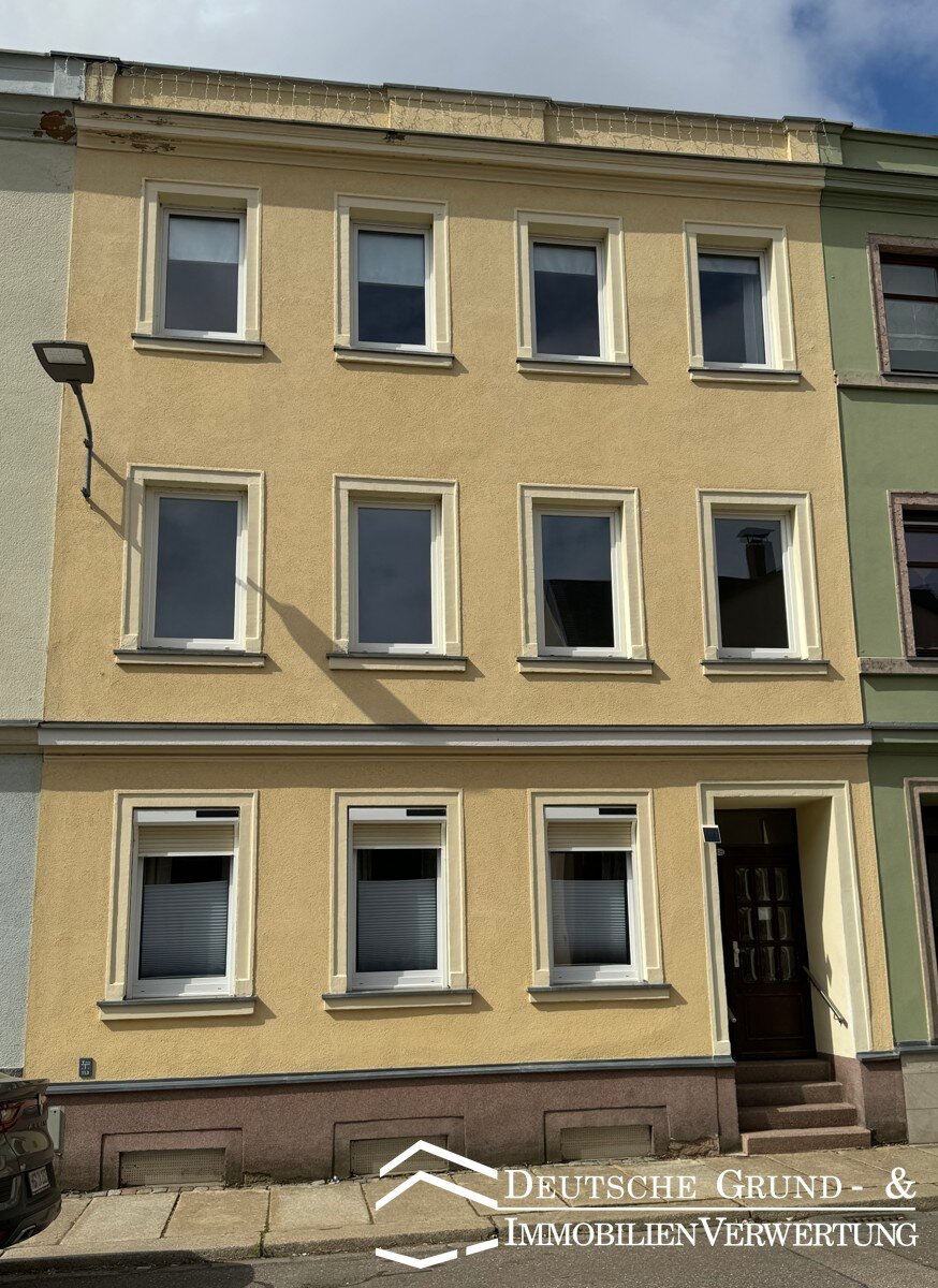 Mehrfamilienhaus zum Kauf 109.000 € 6 Zimmer 244 m²<br/>Wohnfläche 450 m²<br/>Grundstück Schützenstraße 18 Hohenstein-Ernstthal Hohenstein-Ernstthal 09337