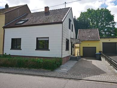 Doppelhaushälfte zur Miete 1.150 € 5 Zimmer 115 m² 438 m² Grundstück frei ab 01.06.2025 Hilbringen Merzig 66663