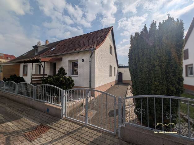 Doppelhaushälfte zum Kauf 129.000 € 3 Zimmer 90 m² 600 m² Grundstück Siedlung Süd 8 Holzweißig 06808