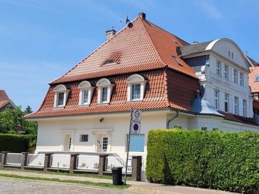 Villa zum Kauf 628.000 € 10 Zimmer 452 m² 582 m² Grundstück frei ab sofort Berliner Straße 13 Perleberg 19348