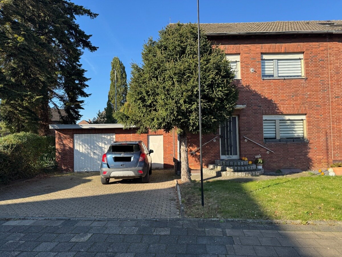 Einfamilienhaus zum Kauf 225.000 € 5 Zimmer 108 m²<br/>Wohnfläche 379 m²<br/>Grundstück Frimmersdorf Grevenbroich 41517