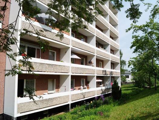 Wohnung zur Miete 287 € 1 Zimmer 40,2 m² 5. Geschoss frei ab sofort Bodelwitzer Weg 49 Pößneck,Stadt Pößneck 07381