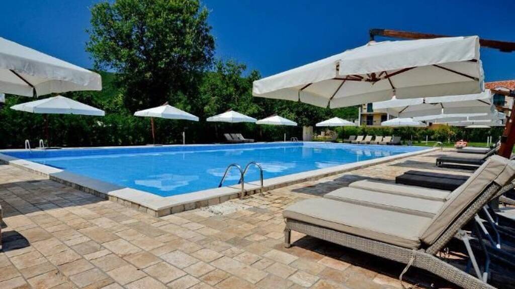 Haus zum Kauf provisionsfrei 390.000 € 4 Zimmer 174 m² Kotor