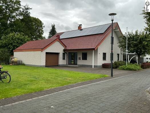 Einfamilienhaus zum Kauf 461.000 € 5,5 Zimmer 165 m² 588 m² Grundstück frei ab sofort Holtkamp 11 Verlar Salzkotten 33154