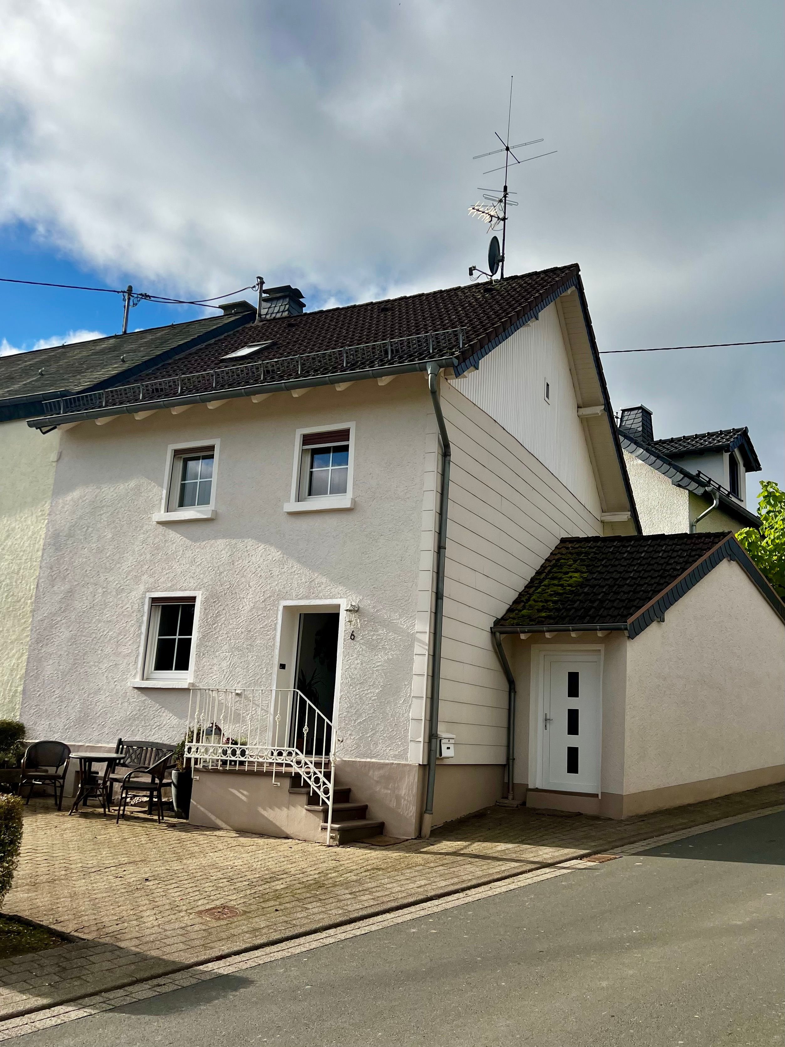 Einfamilienhaus zum Kauf 149.500 € 5 Zimmer 80 m²<br/>Wohnfläche 144 m²<br/>Grundstück ab sofort<br/>Verfügbarkeit Arzfeld 54687