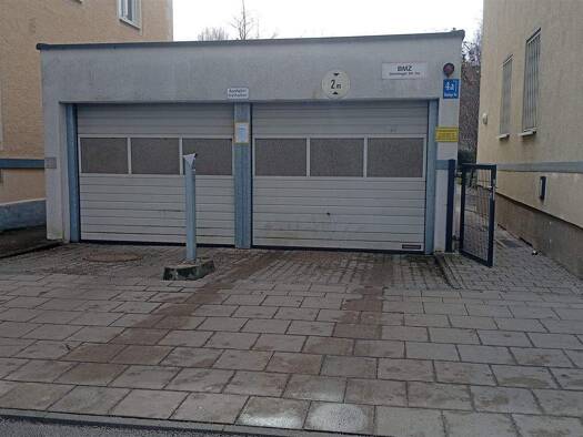 Tiefgaragenstellplatz zur Miete provisionsfrei 120 € Denninger Straße 6 Bogenhausen München 81679