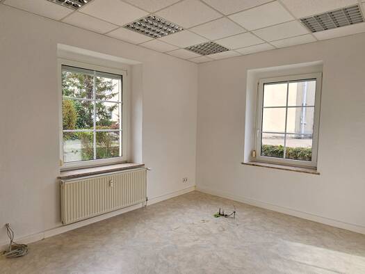 Praxisfläche zur Miete 465 € 4 Zimmer 93 m² Bürofläche Industrietor 11 Leuna 06237