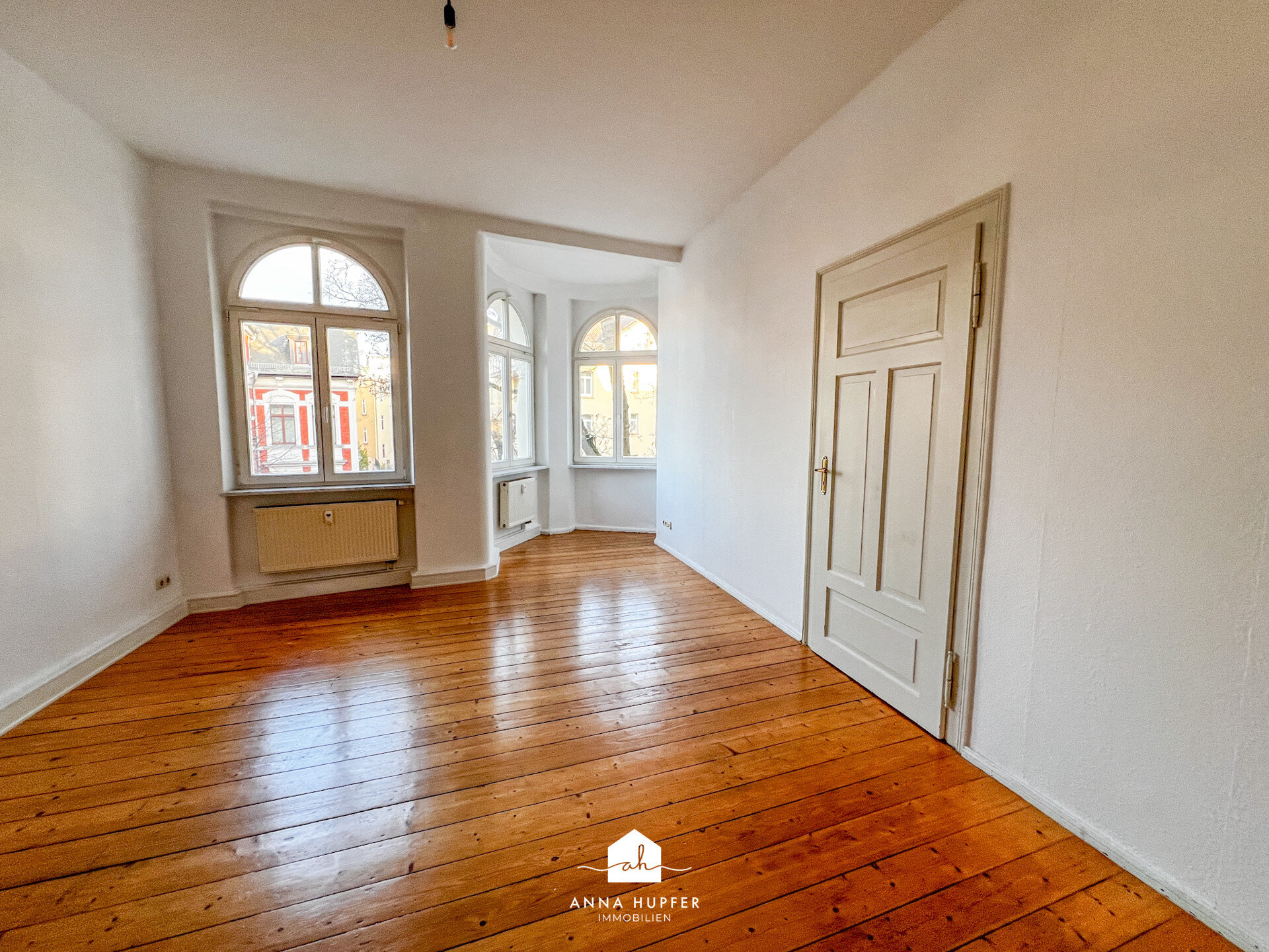 Wohnung zur Miete 710 € 3 Zimmer 111,2 m²<br/>Wohnfläche 2.<br/>Geschoss ab sofort<br/>Verfügbarkeit Schillerstraße 14 Ostviertel Gera 07545