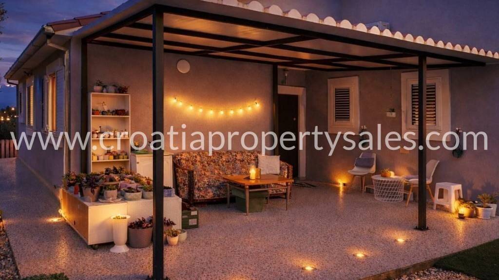 Haus zum Kauf 570.000 € 3 Zimmer 146 m² Kastela