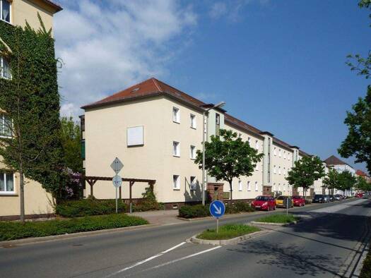 Wohnung zur Miete 269 € 2 Zimmer 43,7 m² 1. Geschoss frei ab 01.06.2026 Gagarinstraße 93 Innenstadt Gera 07545