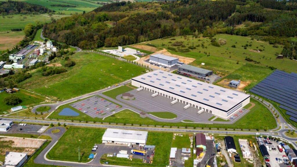 Produktionshalle zum Kauf provisionsfrei 14.120 m² Lagerfläche Klatovy 33901