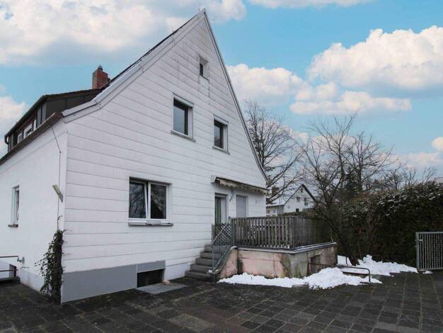 Mehrfamilienhaus zum Kauf als Kapitalanlage geeignet 379.000 € 8 Zimmer 128 m² 653 m² Grundstück Schwarzenbruck 90592