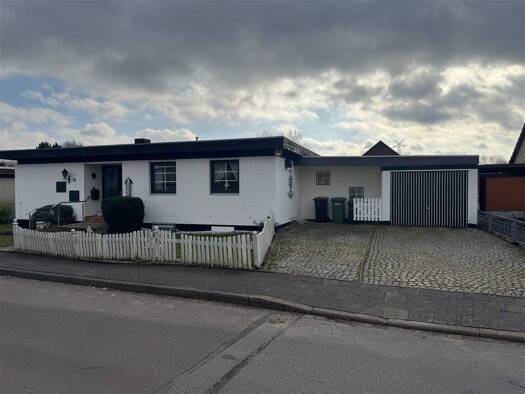 Einfamilienhaus zum Kauf 375.000 € 3,5 Zimmer 100 m² 650 m² Grundstück frei ab sofort Klausdorf Schwentinental 24222