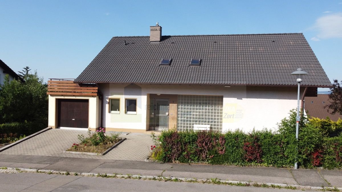 Einfamilienhaus zum Kauf 449.000 € 9 Zimmer 209 m²<br/>Wohnfläche 728 m²<br/>Grundstück Donaueschingen Donaueschingen 78166