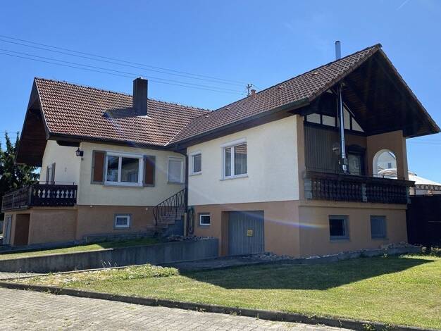 Doppelhaushälfte zum Kauf 249.000 € 5 Zimmer 118 m² 623 m² Grundstück Neuhausen 78579