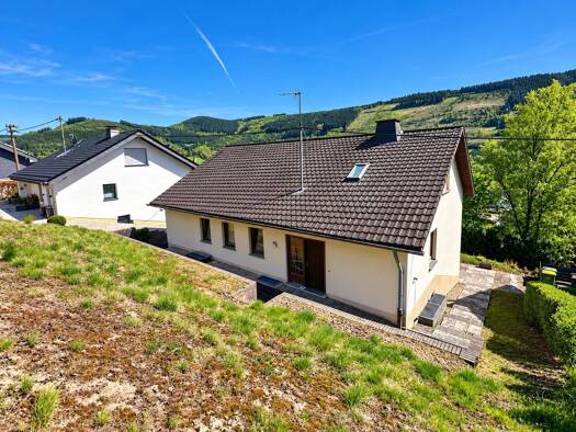 Einfamilienhaus zum Kauf 199.000 € 8 Zimmer 179 m² 707 m² Grundstück frei ab 01.11.2026 Saalhausen Lennestadt 57368