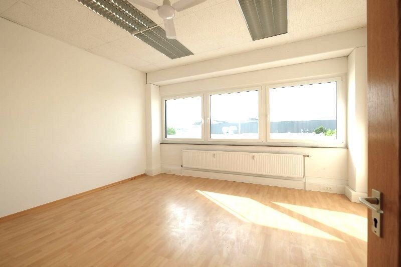 Bürofläche zur Miete provisionsfrei 8 € 253 m²<br/>Bürofläche ab 253 m²<br/>Teilbarkeit Heimstetten Kirchheim 85551