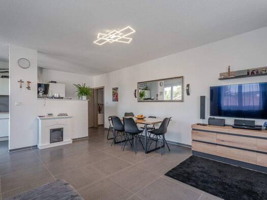 Wohnung zum Kauf 196.000 € 4 Zimmer 110,4 m² Rielasingen Rielasingen-Worblingen 78239