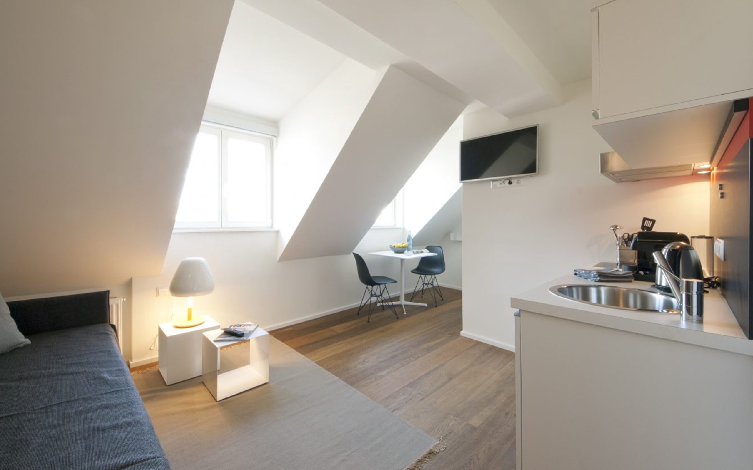 Wohnung zur Miete Wohnen auf Zeit 1.600 € 1 Zimmer 22 m²<br/>Wohnfläche ab sofort<br/>Verfügbarkeit Hauptstätter Straße 0 Heusteigviertel Stuttgart 70178