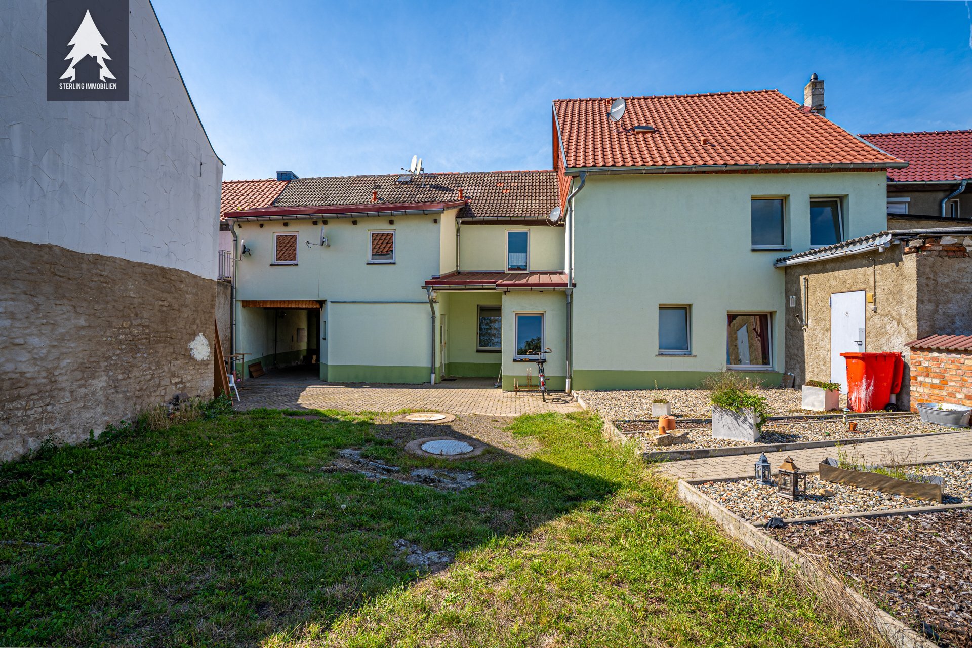 Mehrfamilienhaus zum Kauf 269.000 € 10 Zimmer 290 m²<br/>Wohnfläche 3.500 m²<br/>Grundstück Heinrich-Julius-Straße 7 Gröningen Gröningen 39397