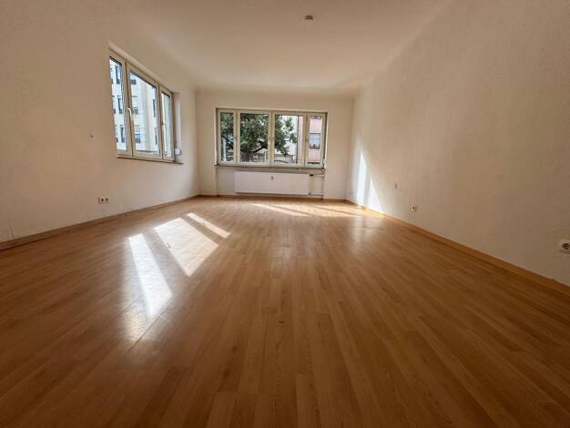 Wohnung zur Miete 1.120 € 3 Zimmer 90 m² frei ab sofort Schwabacherstraße 95 St Leonhard Nürnberg 90439