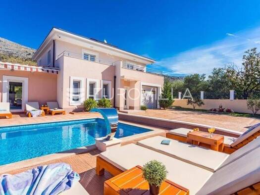 Einfamilienhaus zur Miete 4.000 € 4 Zimmer 240 m² Srinjine Split 21000
