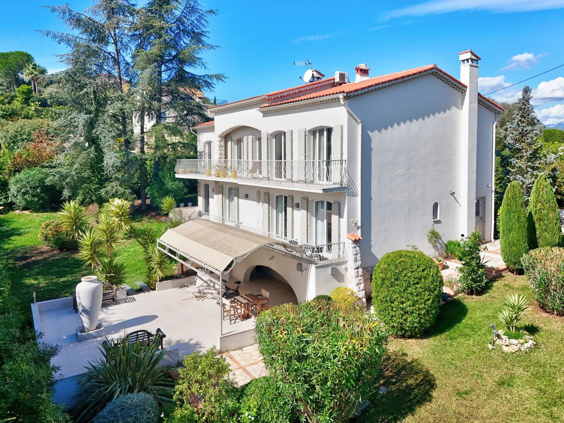 Einfamilienhaus zum Kauf 2.480.000 € 8 Zimmer 300 m²<br/>Wohnfläche 2.500 m²<br/>Grundstück MOUGINS 06250