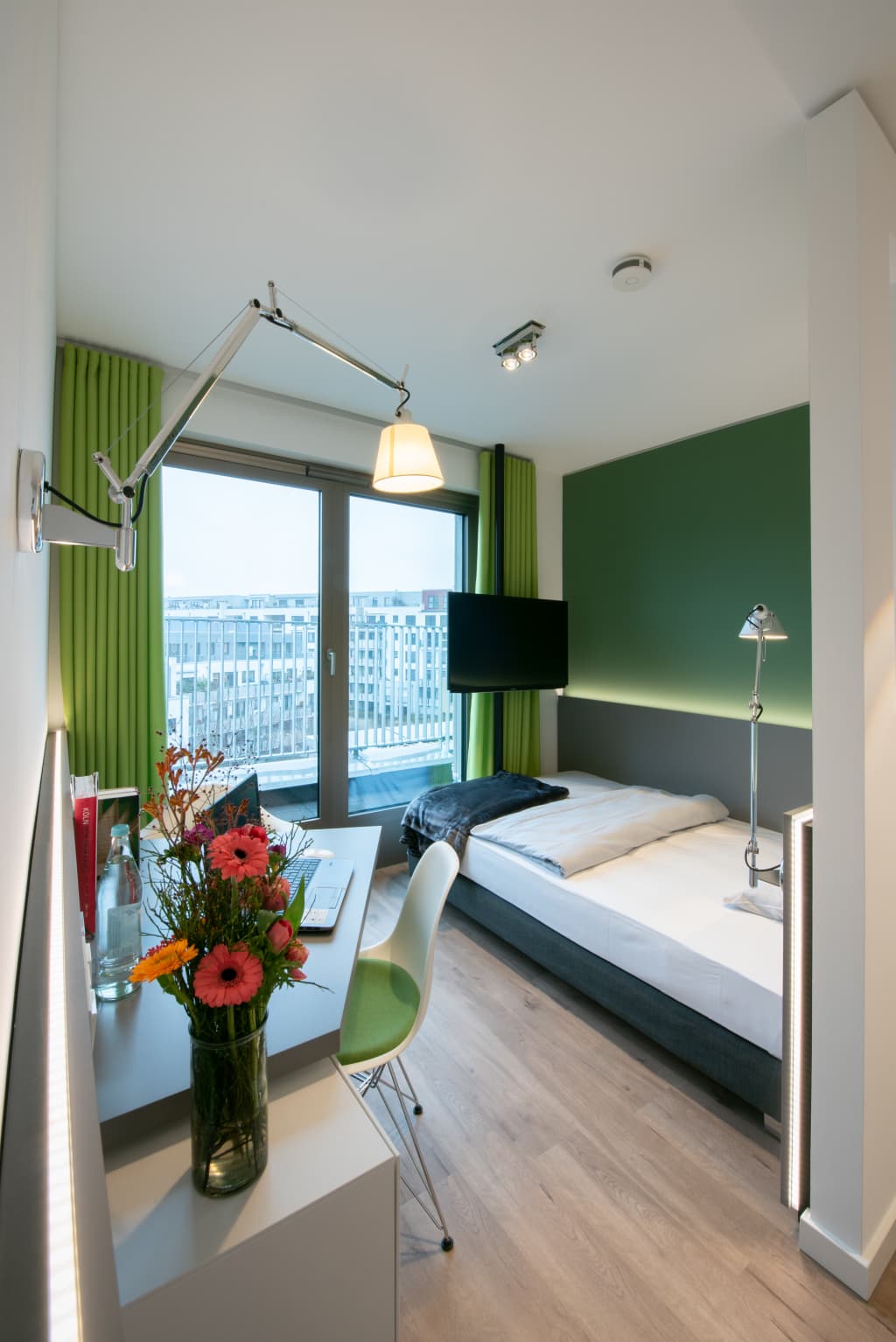 Wohnung zur Miete Wohnen auf Zeit 1.425 € 1 Zimmer 23 m²<br/>Wohnfläche ab sofort<br/>Verfügbarkeit Aachener Straße Lindenthal Köln 50931