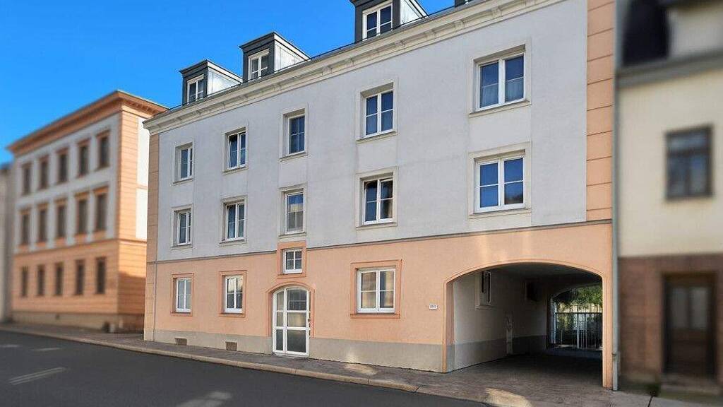 Wohnung zur Miete 300 € 2 Zimmer 64,7 m² 1. Geschoss frei ab 01.06.2026 Meerane 08393