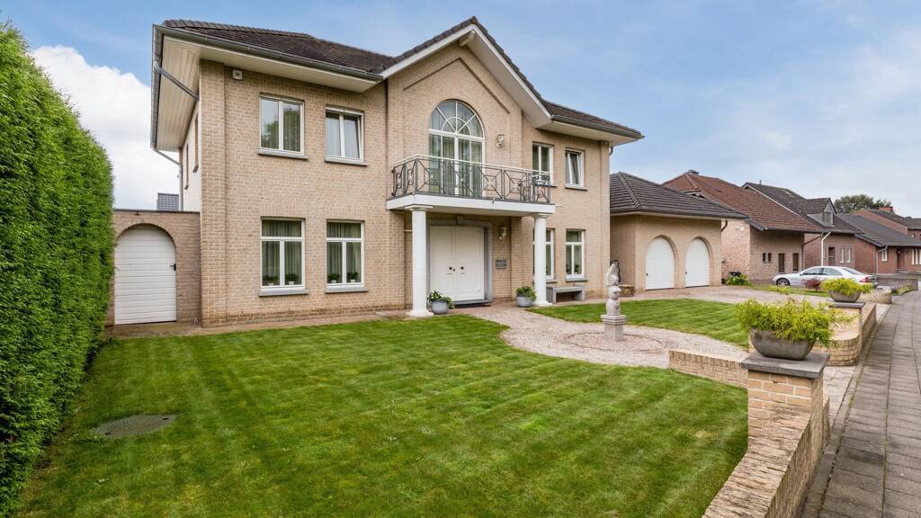 Villa zum Kauf 869.000 € 7 Zimmer 226 m² 1.089 m² Grundstück Geilenkirchener Strasse 30 Tüddern Selfkant 52538